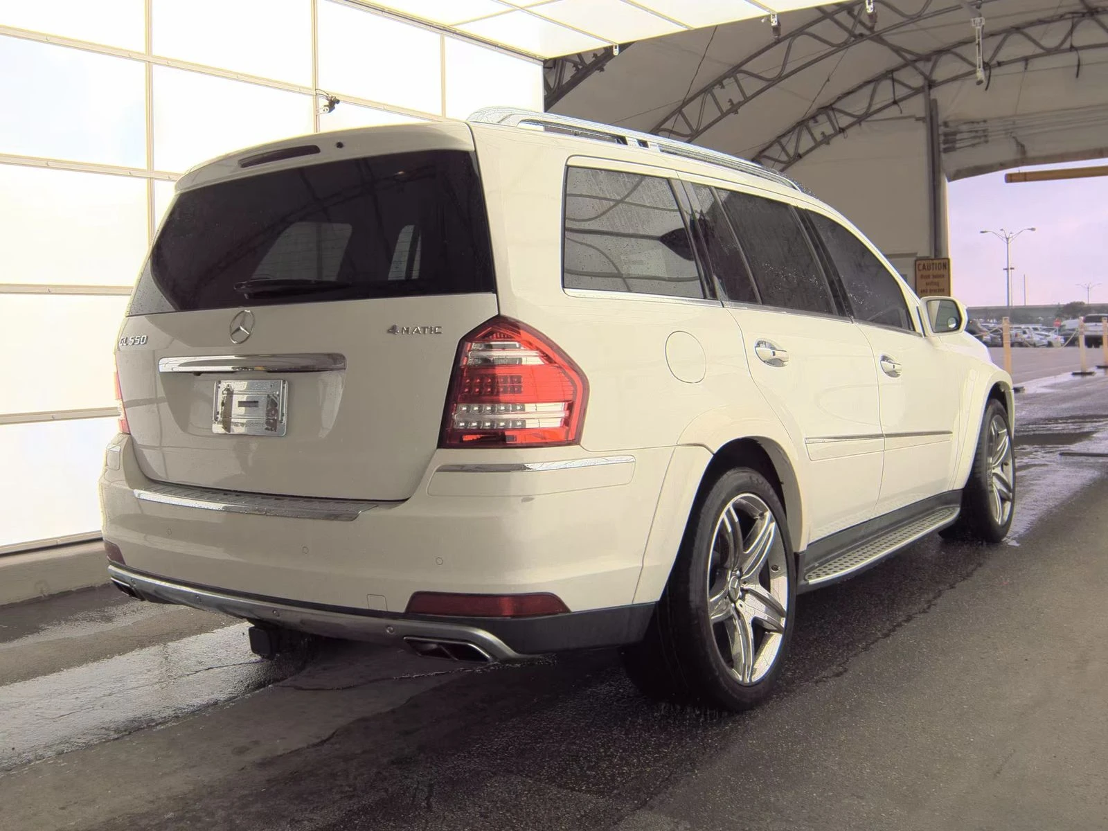 Mercedes-Benz GL 500 AMG* PANO* HARMAN* 7МЕСТА* ОБДУХ* ТВ* KEYLESS - изображение 6