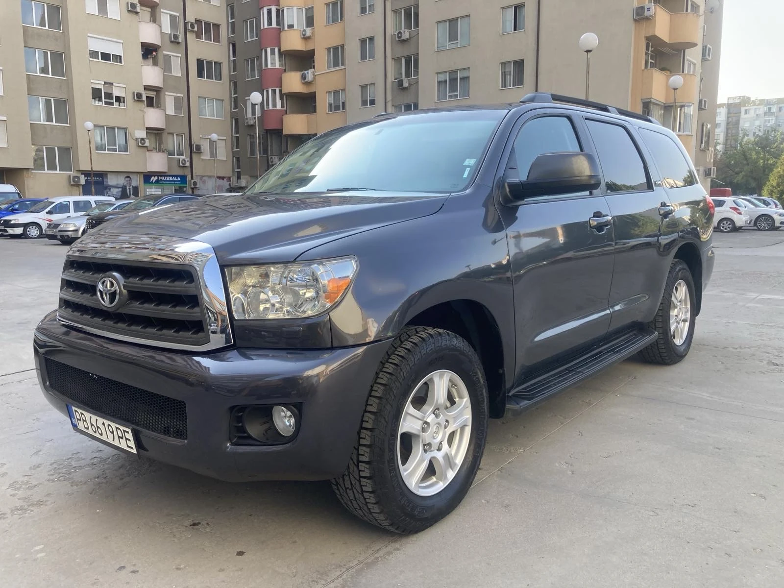 Toyota Sequoia 5.7 Газов инжекцион - изображение 2