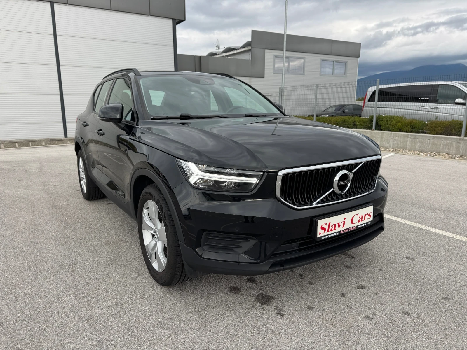 Volvo XC40 1.5 i T3 - INSCRIPTION/ EURO 6D - 101.000 km!!! - изображение 3
