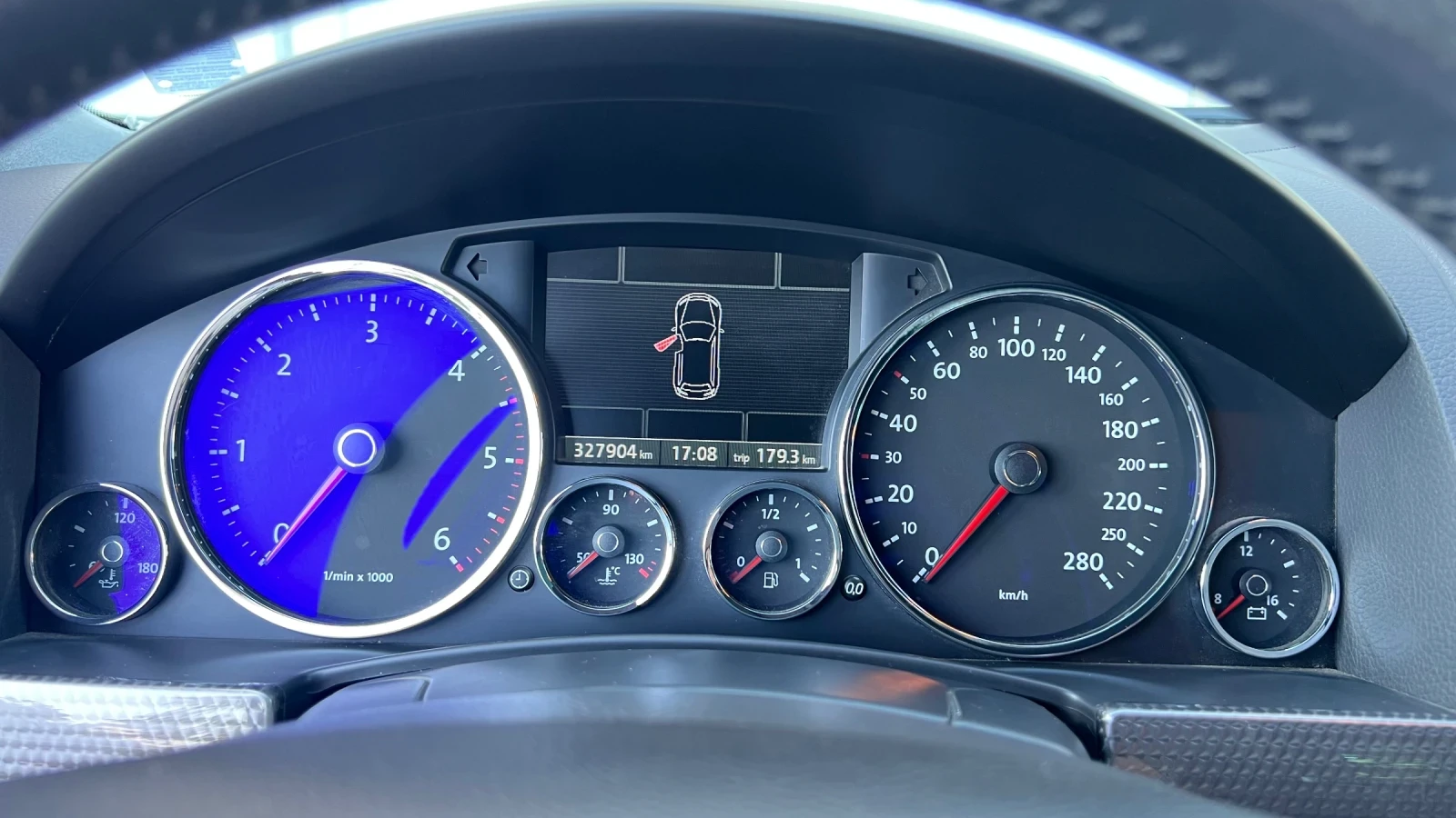 VW Touareg 3.0 V6 TDI R LINE | Mobile.bg   15