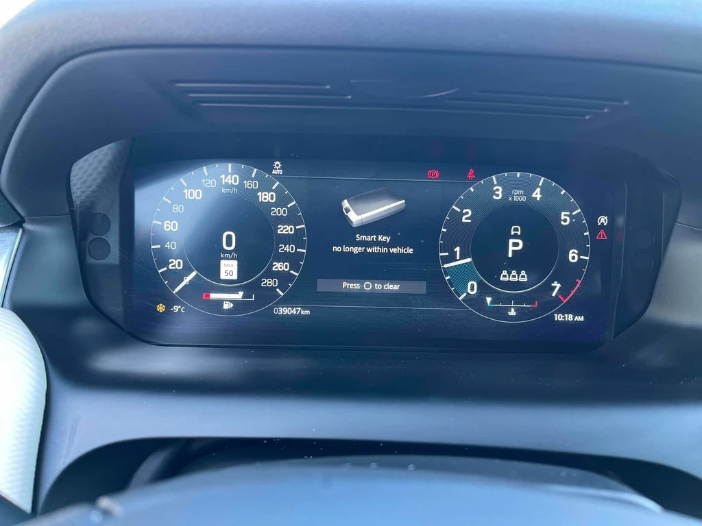 Land Rover Discovery Sport * R Dynamic SE * CARFAX * БЕЗ ПЪРВОНАЧАЛНА ВНОСКА - изображение 8