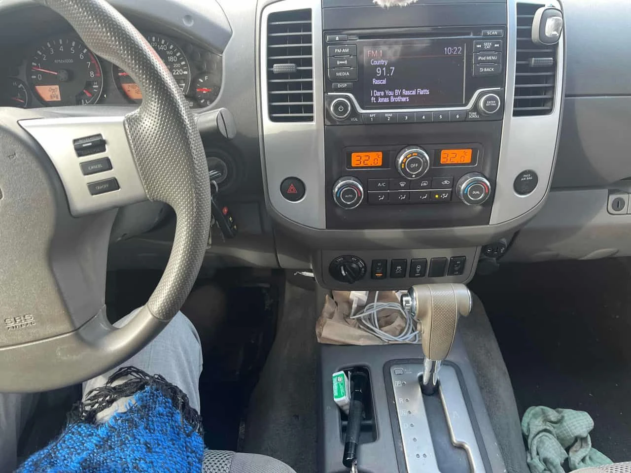 Nissan Frontier * Crew Cab Bed 4x4 Auto * KEYLESS* , снимка 9 - Автомобили и джипове - 53762012