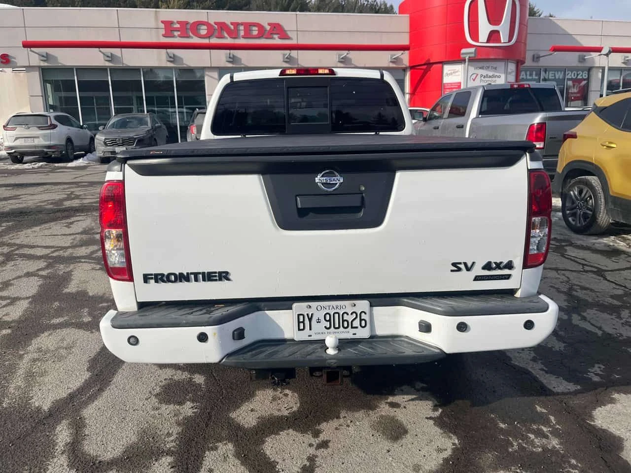 Nissan Frontier * Crew Cab Bed 4x4 Auto * KEYLESS* , снимка 4 - Автомобили и джипове - 53762012