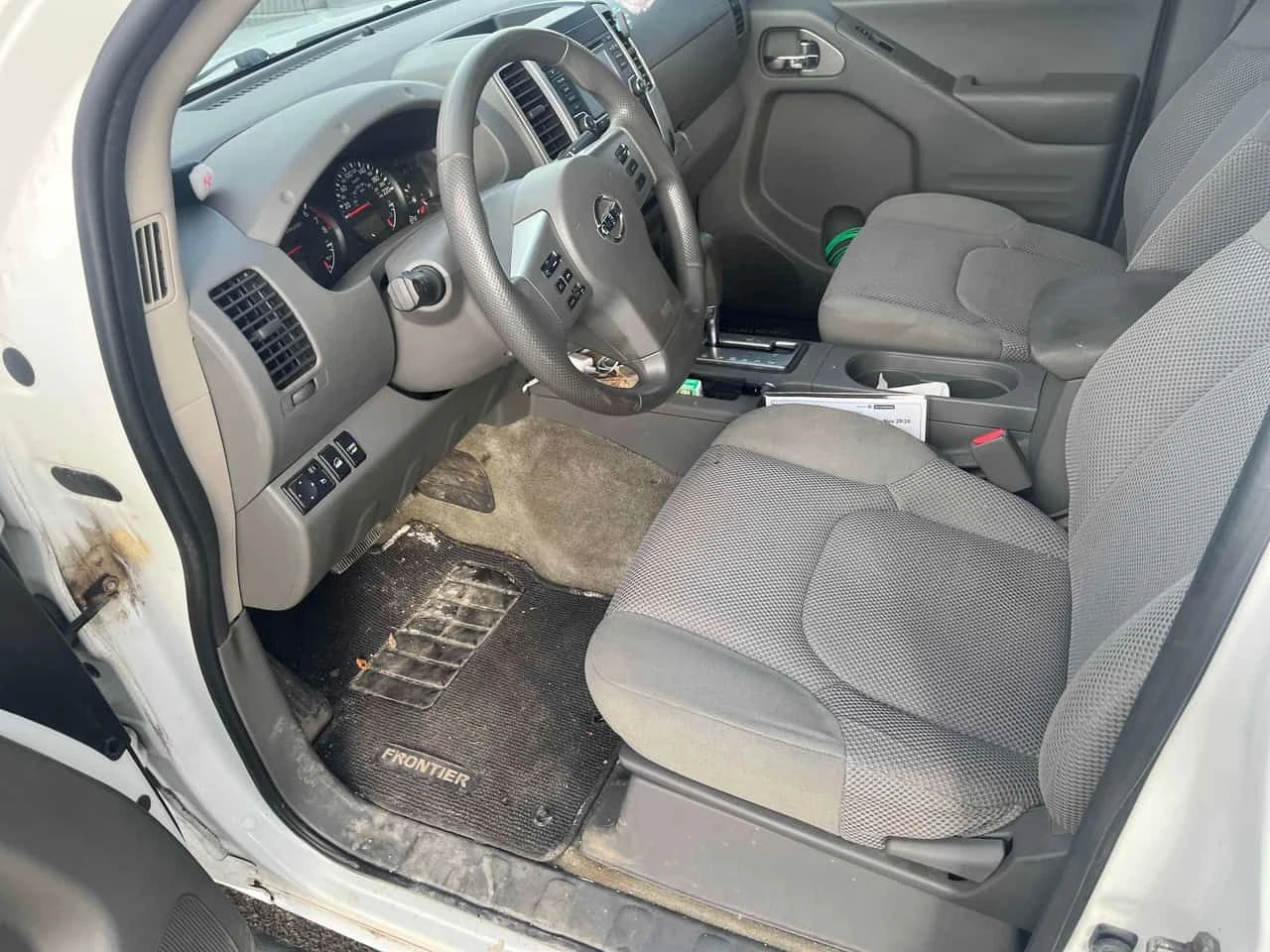 Nissan Frontier * Crew Cab Bed 4x4 Auto * KEYLESS* , снимка 5 - Автомобили и джипове - 53762012