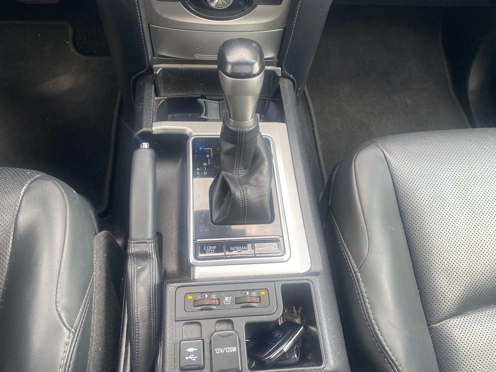 Toyota Land cruiser 150 2.8D Luxury, снимка 17 - Автомобили и джипове - 53861581