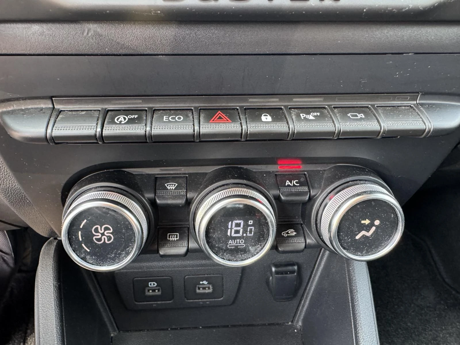 Dacia Duster 1.0 Tce  LPG, снимка 16 - Автомобили и джипове - 55717837