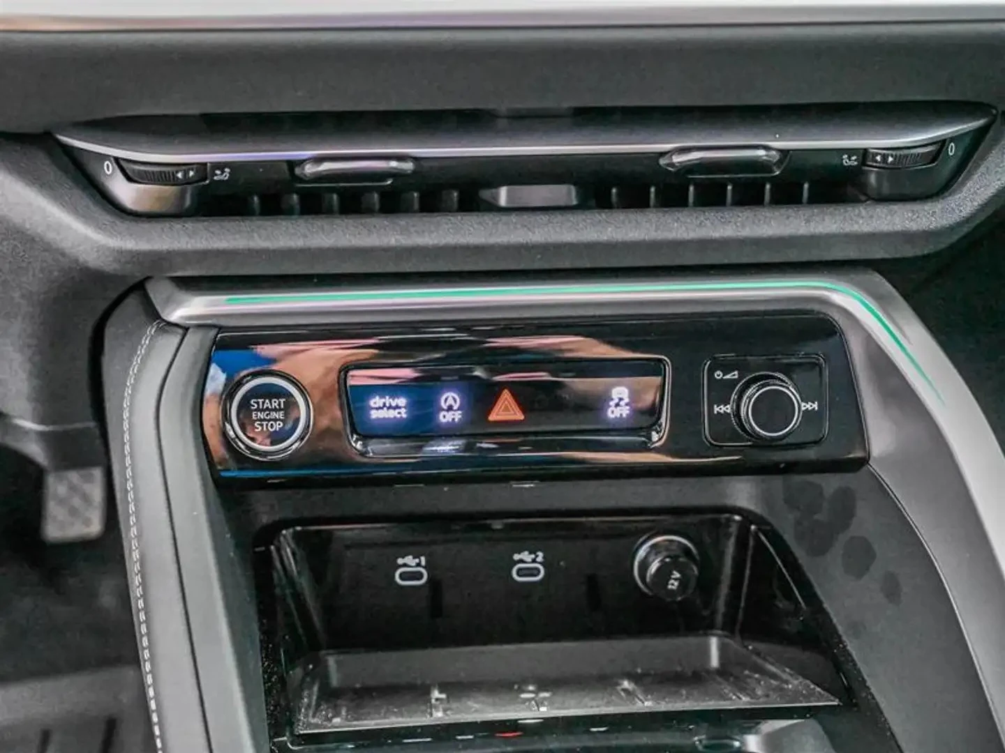 Audi Q5 PROGRESSIV ЦЕНА ДО БЪЛГАРИЯ АВТОКРЕДИТ, снимка 15 - Автомобили и джипове - 55861150