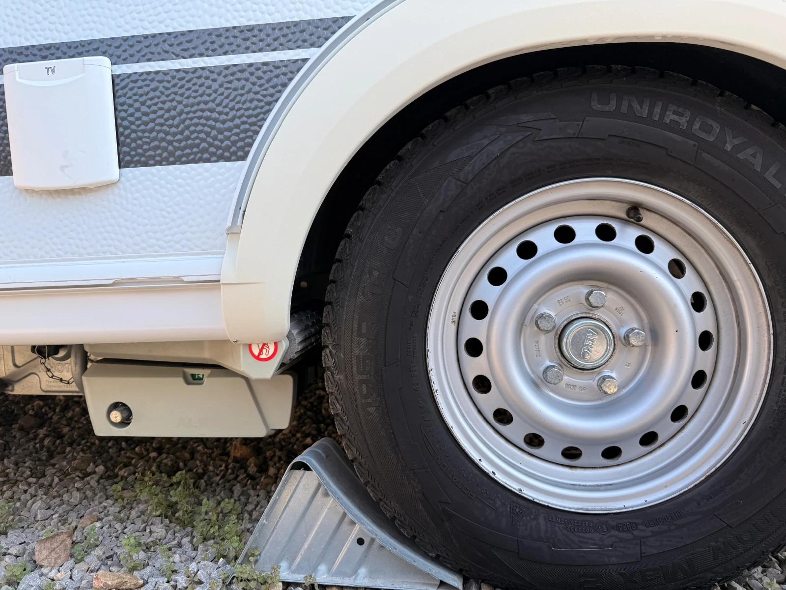 Каравана Dethleffs C-go, снимка 16 - Каравани и кемпери - 53736383