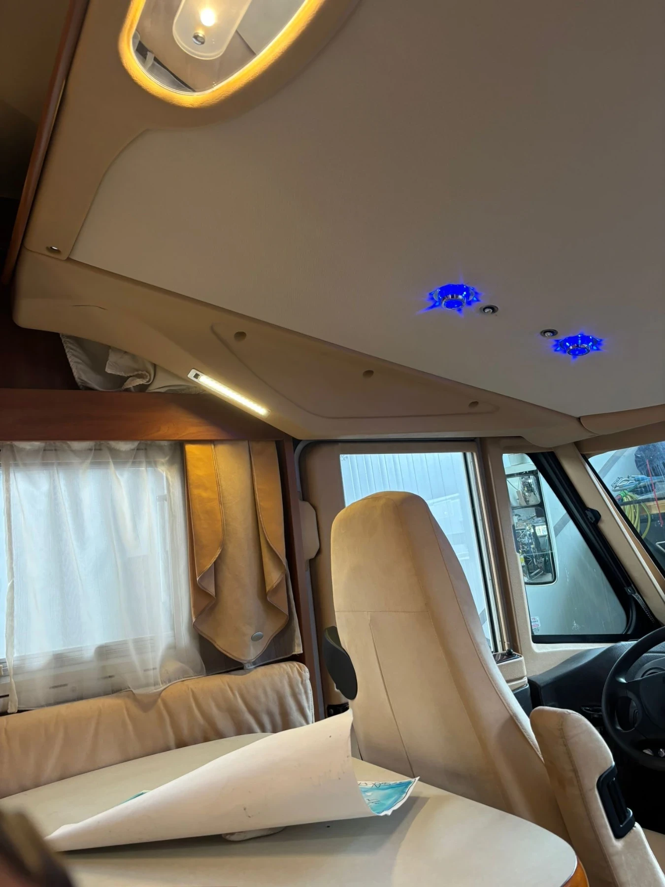 Кемпер Laika Kreos 8009, снимка 14 - Каравани и кемпери - 54160015