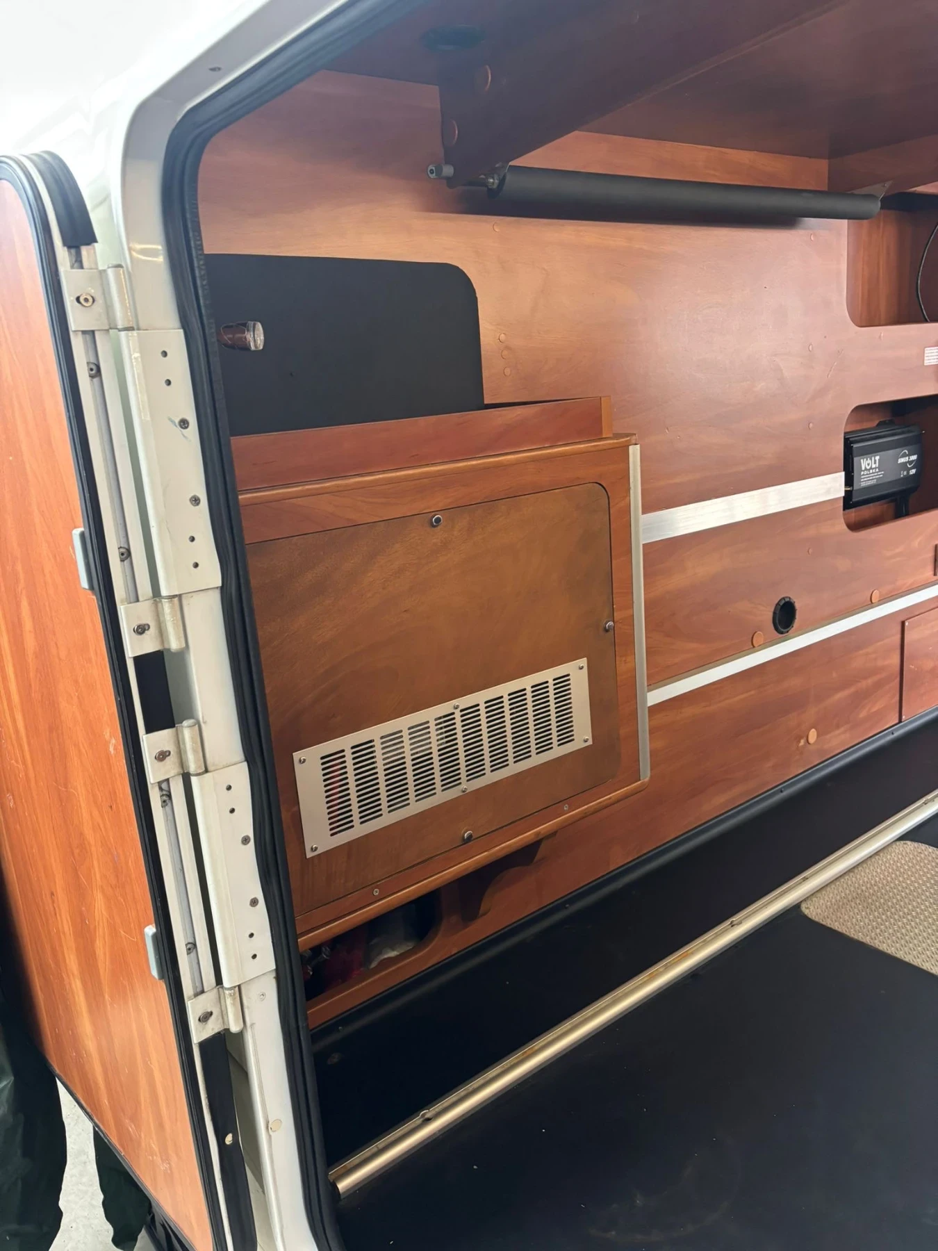 Кемпер Laika Kreos 8009, снимка 16 - Каравани и кемпери - 54160015