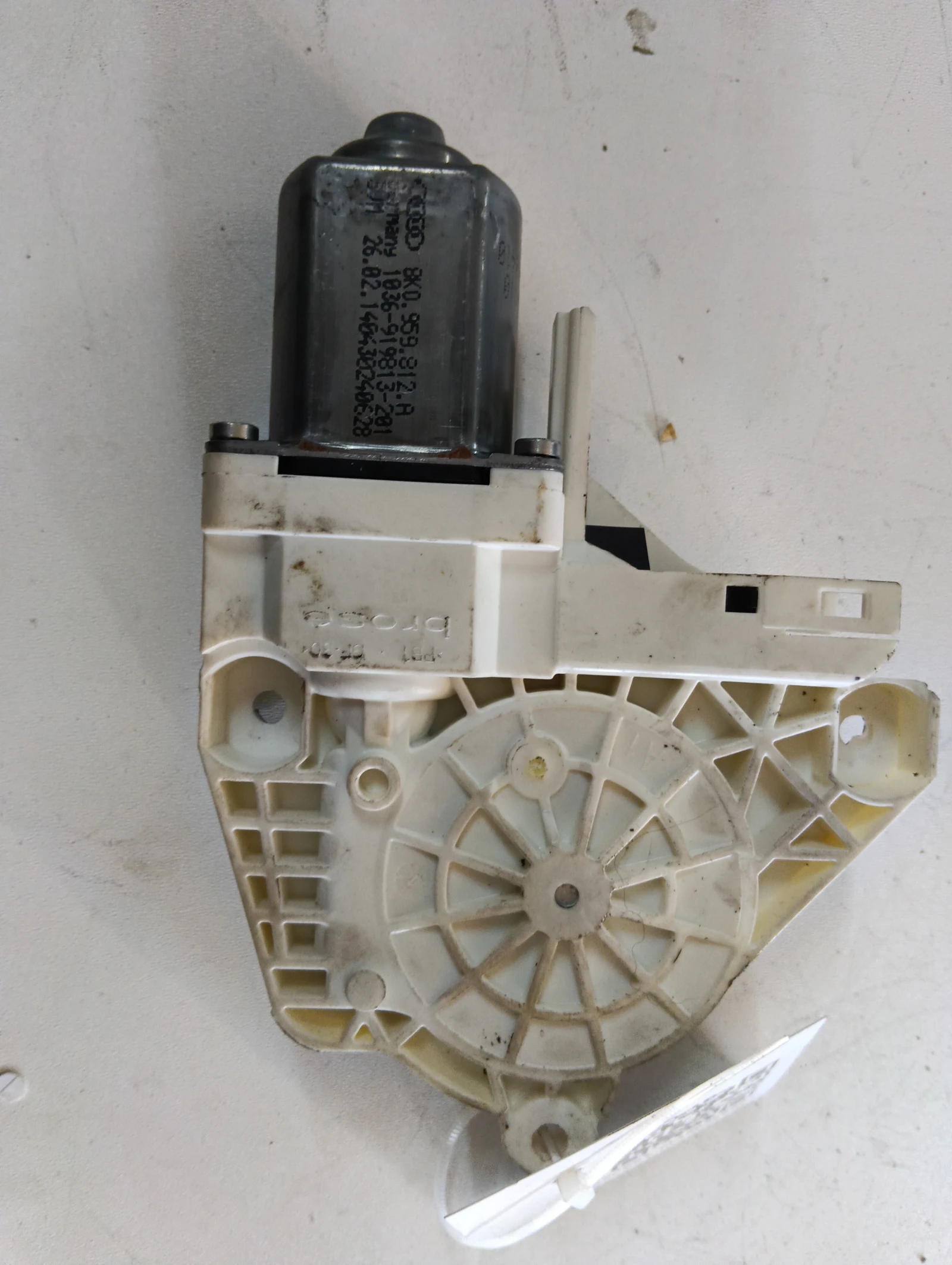 ел.машинка за задно дясно 8K0959812A Audi A4