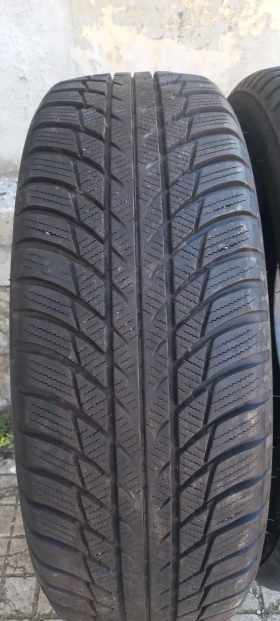 Гуми Зимни 185/60R16, снимка 4 - Гуми и джанти - 46950427