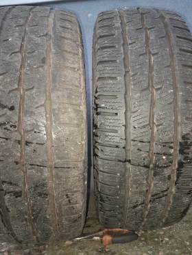 Гуми Зимни 235/65R16, снимка 1 - Гуми и джанти - 48323978