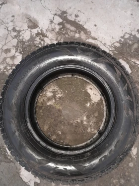 Гуми Зимни 235/65R16, снимка 7 - Гуми и джанти - 48323978