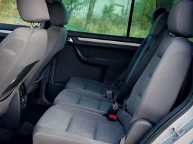 VW Touran 1.9TDI(101)* 6-СКОРОСТИ* КЛИМАТРОНИК* НОВ ВНОС* , снимка 14