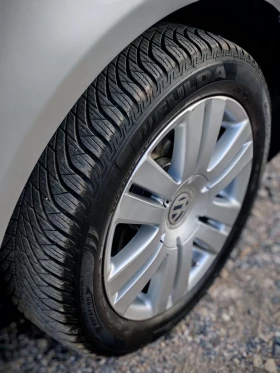 VW Touran 1.9TDI(101)* 6-СКОРОСТИ* КЛИМАТРОНИК* НОВ ВНОС* , снимка 16
