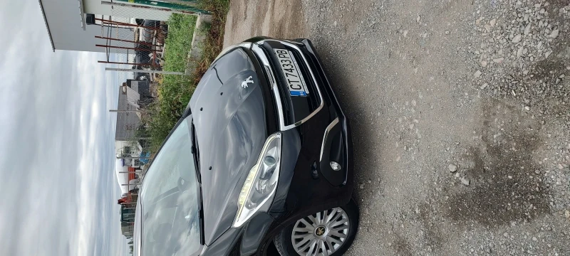 Peugeot 208 1.6 HDI, снимка 2 - Автомобили и джипове - 47671452