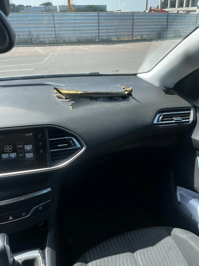 Peugeot 308 1.6HDI 92кс 87хил км, снимка 13 - Автомобили и джипове - 52565342