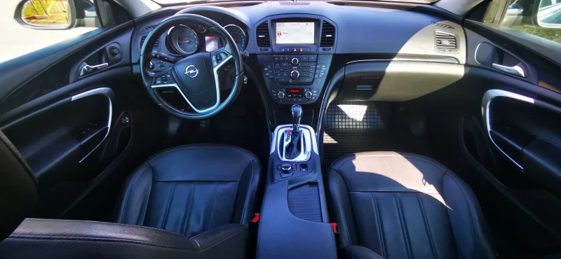 Opel Insignia Sports Tourer 2.8 V6 Turbo (260 Hp) 4x4 Automatic, снимка 6 - Автомобили и джипове - 52036432