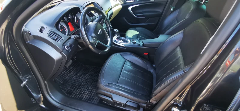 Opel Insignia Sports Tourer 2.8 V6 Turbo (260 Hp) 4x4 Automatic, снимка 4 - Автомобили и джипове - 52036432