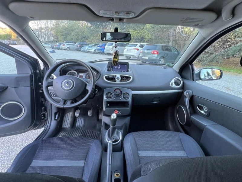 Renault Clio MkIII 1.6, снимка 9 - Автомобили и джипове - 52473463
