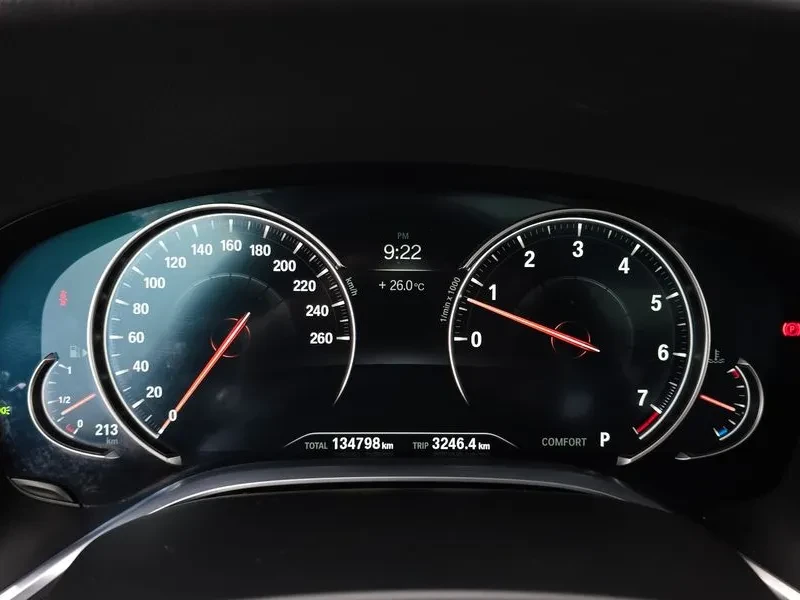 BMW 750 (G11) 750Li xDrive, снимка 8 - Автомобили и джипове - 55313320