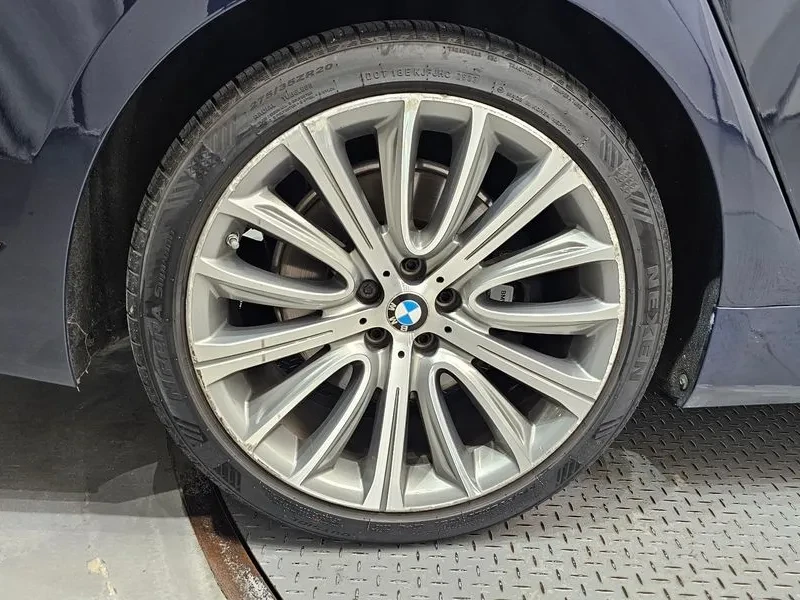 BMW 750 (G11) 750Li xDrive, снимка 5 - Автомобили и джипове - 55313320