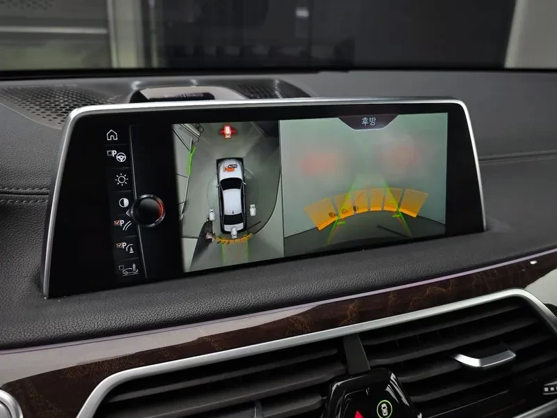 BMW 750 (G11) 750Li xDrive, снимка 16 - Автомобили и джипове - 55313320