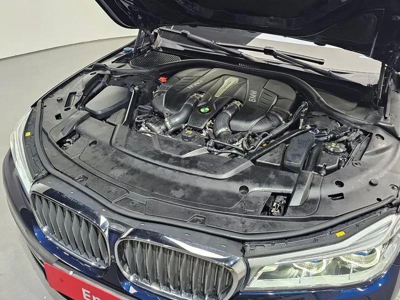 BMW 750 (G11) 750Li xDrive, снимка 6 - Автомобили и джипове - 55313320