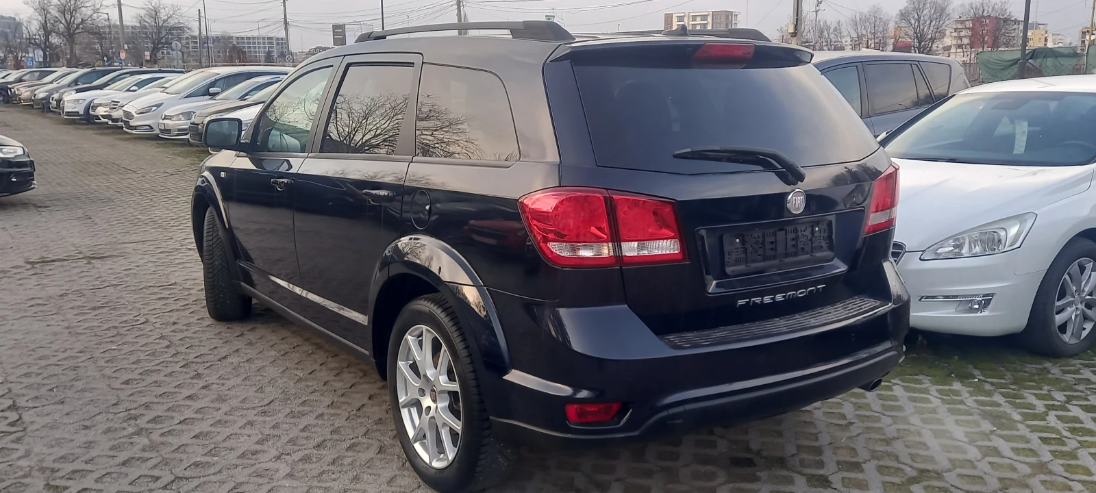 Fiat Freemont FULL 7-МЕСТА ИЗКЛЮЧИТЕЛН СЕРВИ КНИЖК УНИКТ ОБСЛУЖН - изображение 4