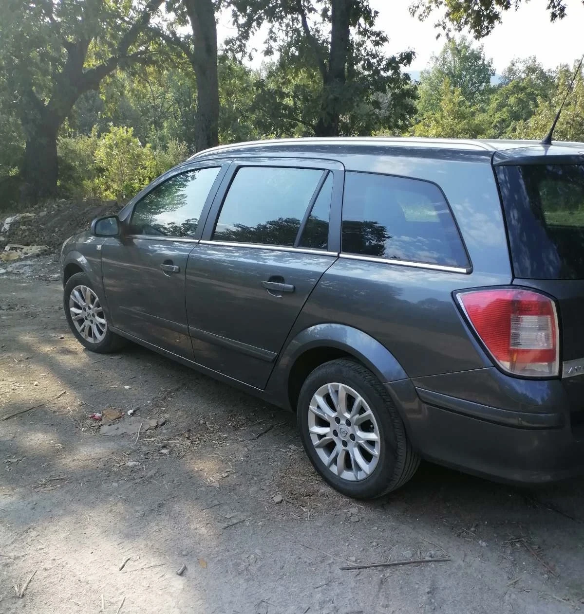 Opel Astra H 1.6i - изображение 2