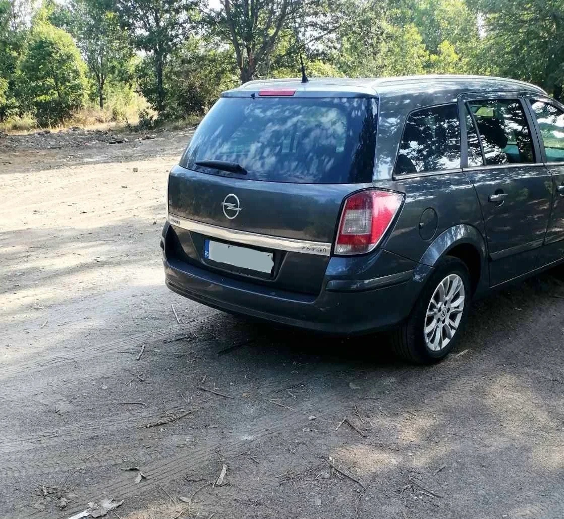 Opel Astra H 1.6i - изображение 4