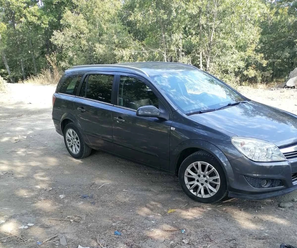 Opel Astra H 1.6i - изображение 3