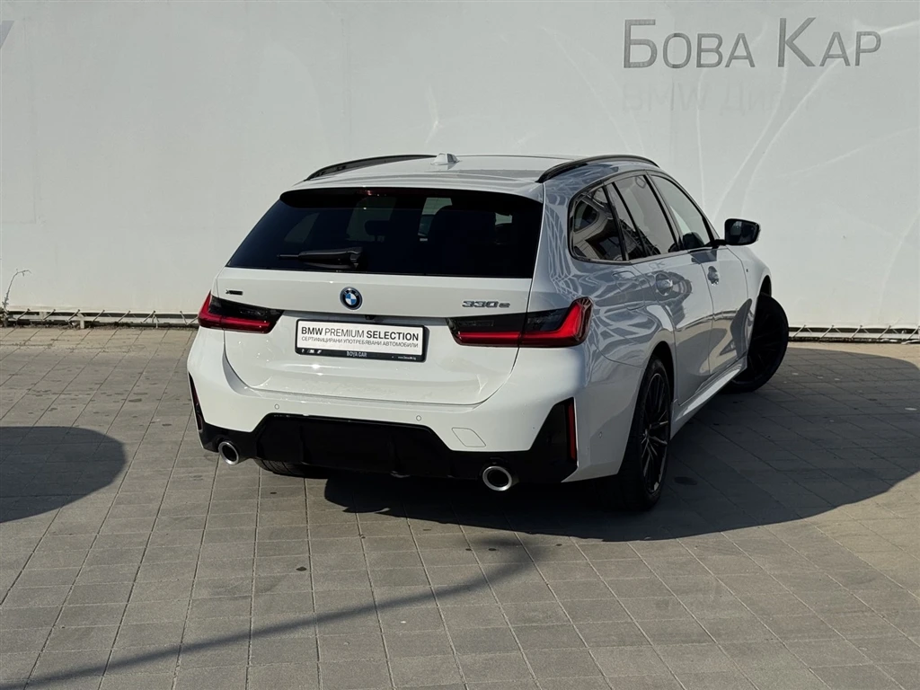 BMW 330 xDrive Туринг - изображение 2