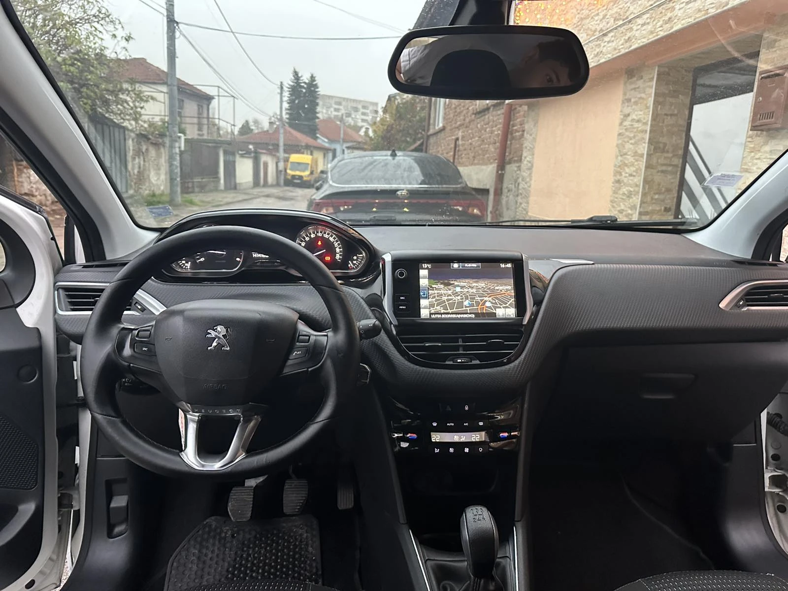 Peugeot 208 1.6BLUE HDI, LED | Mobile.bg   13