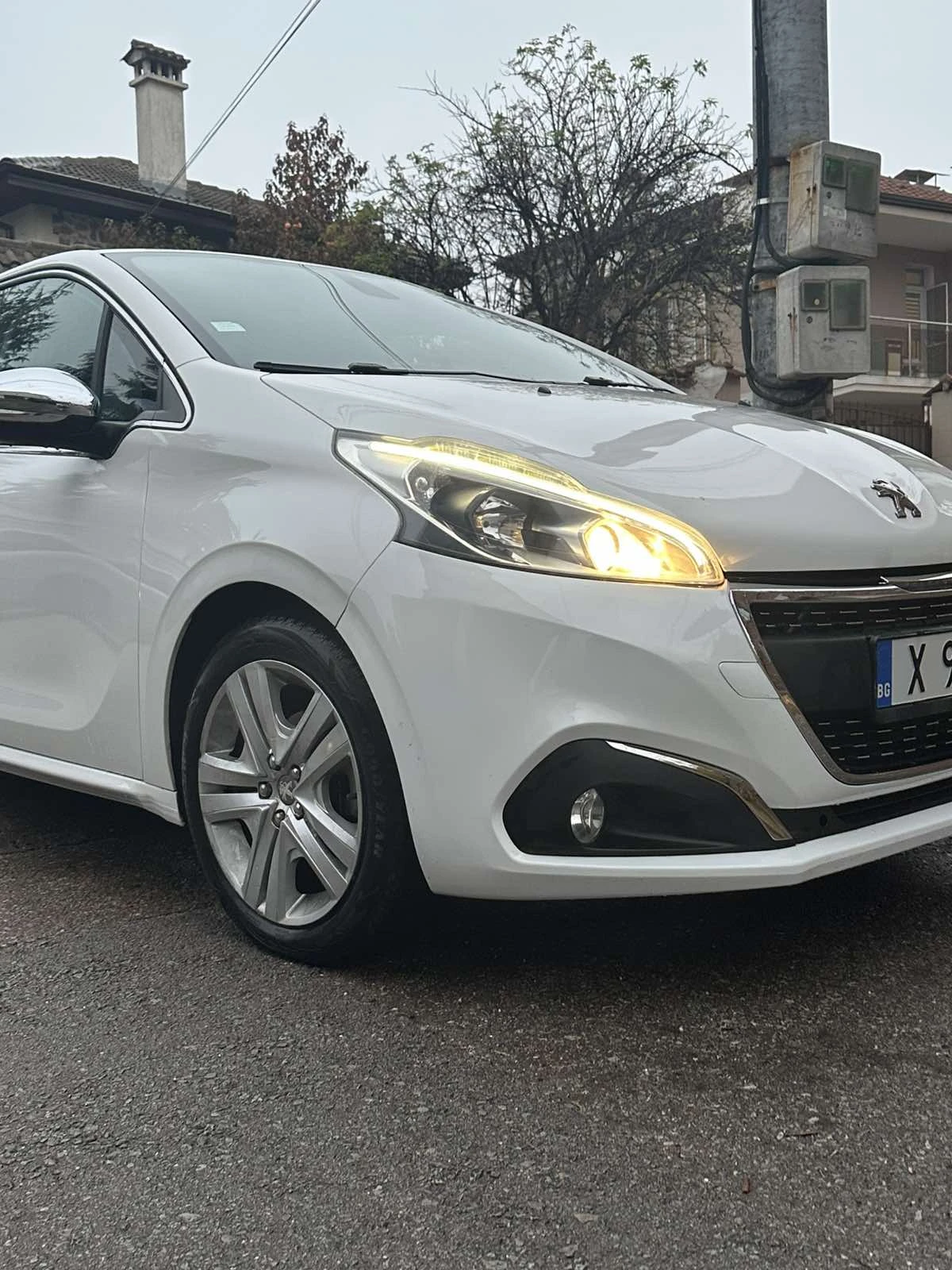 Peugeot 208 1.6BLUE HDI, LED | Mobile.bg   15