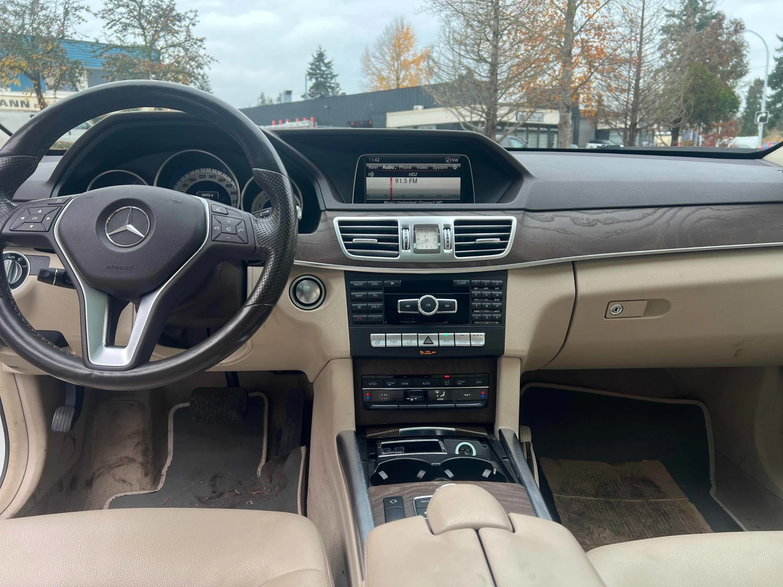 Mercedes-Benz E 300 * CARFAX * БЕЗ ПЪРВОНАЧАЛНА ВНОСКА - изображение 7