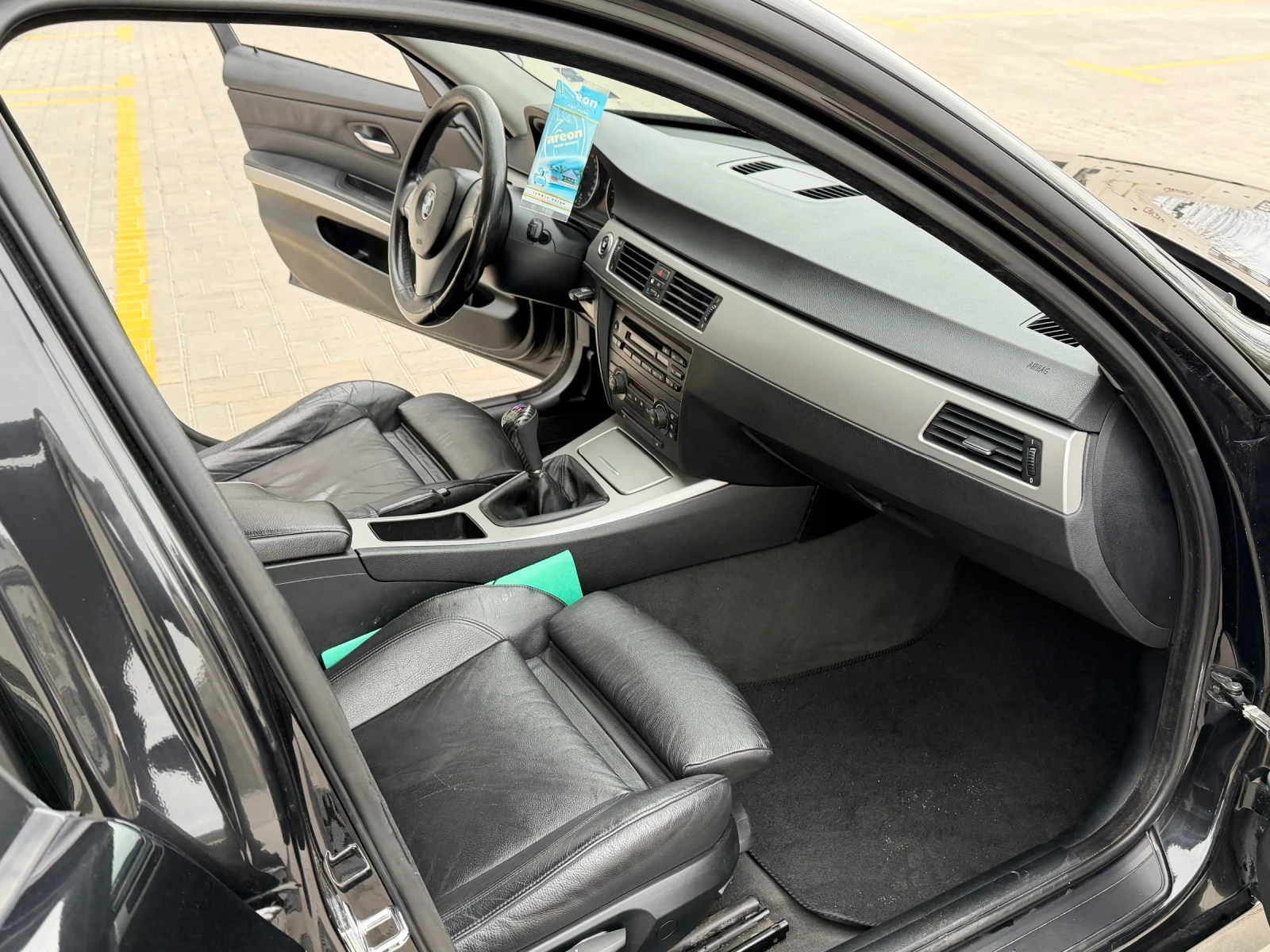 BMW 320 d 2007г 6-ск, снимка 12 - Автомобили и джипове - 53939485