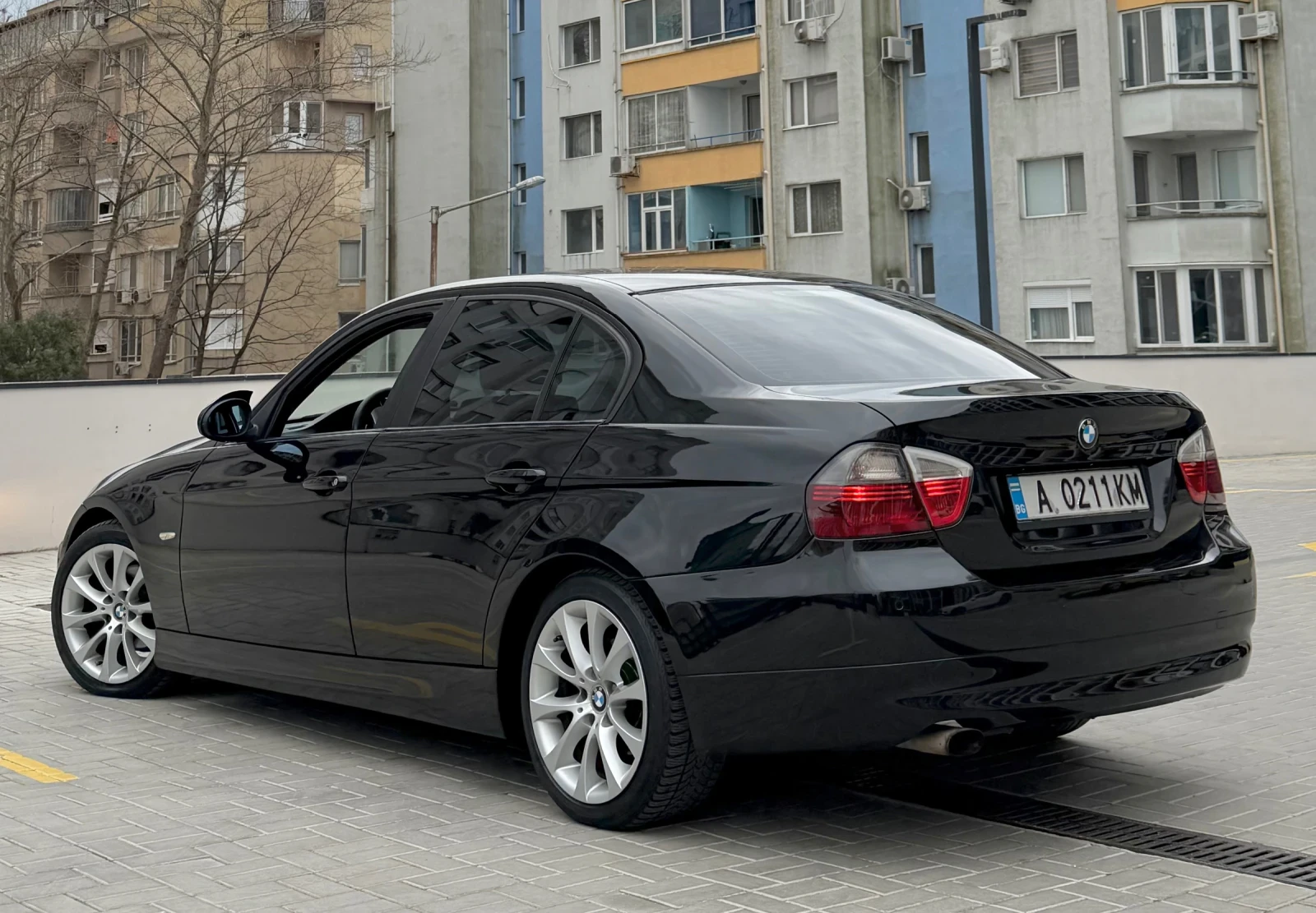 BMW 320 d 2007г 6-ск, снимка 2 - Автомобили и джипове - 53939485