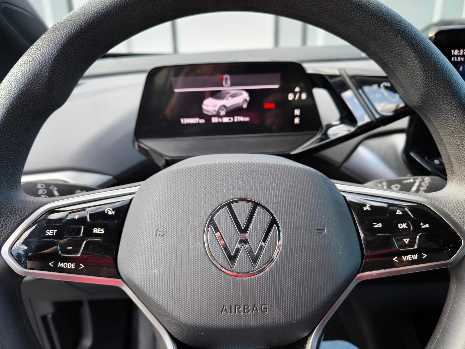 VW ID.4 PRO, снимка 10 - Автомобили и джипове - 54543353