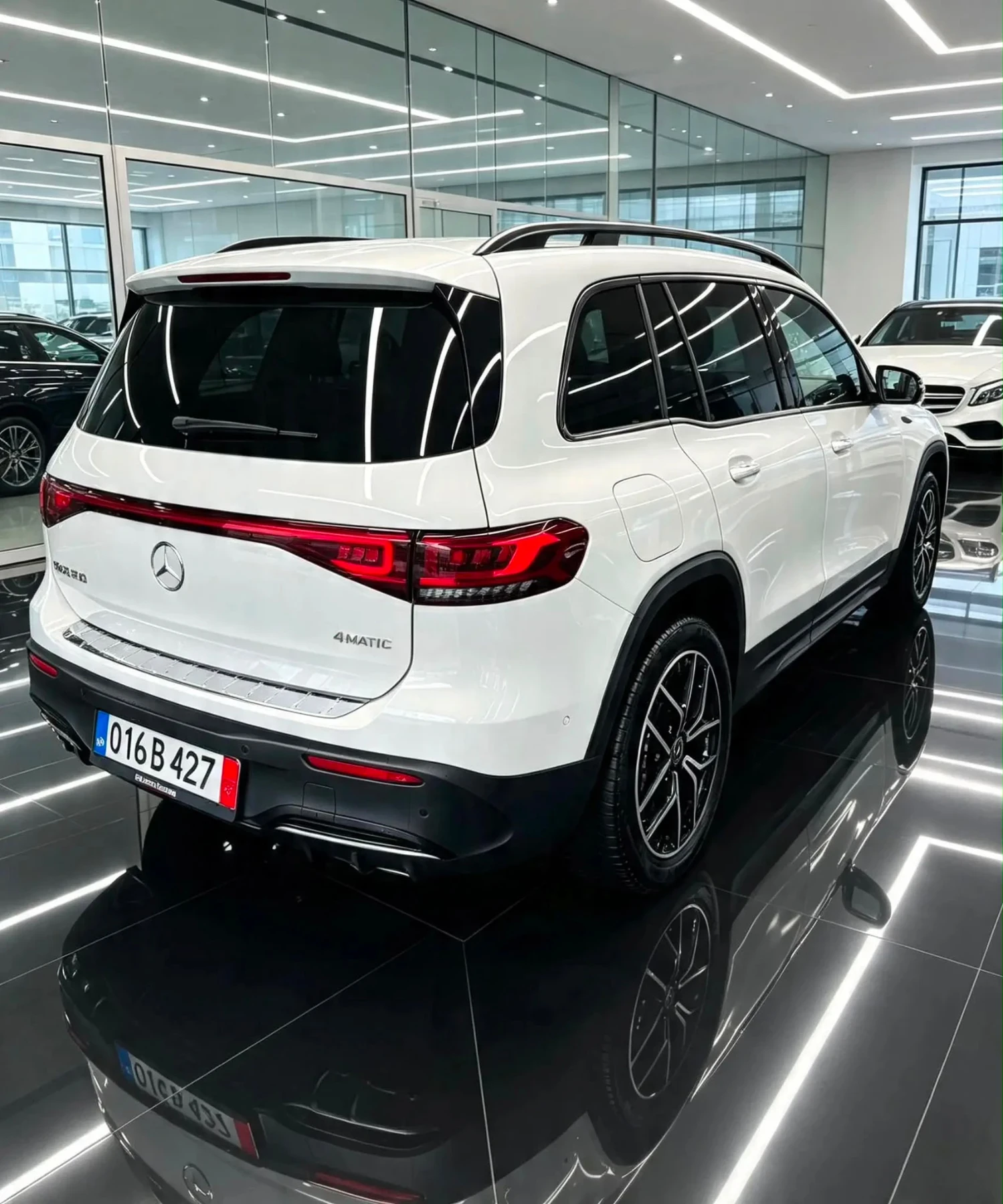 Mercedes-Benz EQB EQB-300, снимка 2 - Автомобили и джипове - 55285709