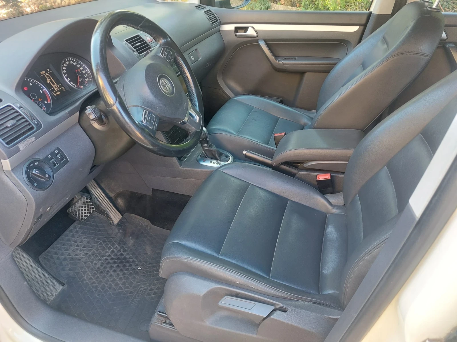VW Touran 2.0 110, снимка 12 - Автомобили и джипове - 55629071