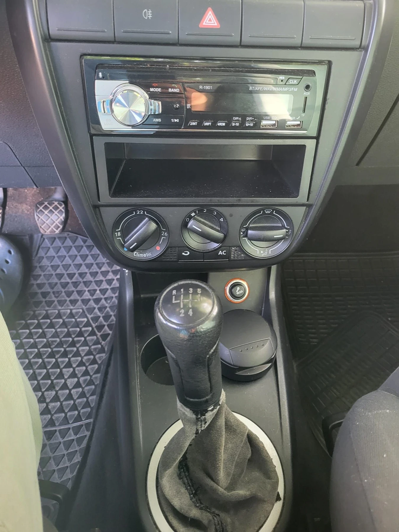 VW Fox Климатик 120000км внос Германия , снимка 3 - Автомобили и джипове - 56136508