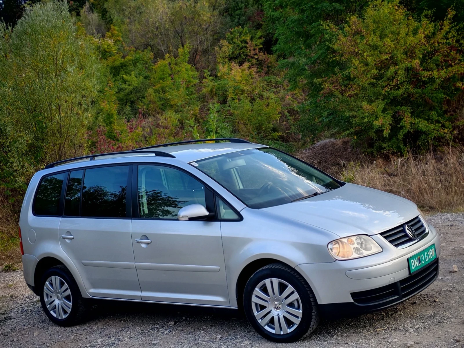 VW Touran 1.9TDI(101)* 6-СКОРОСТИ* КЛИМАТРОНИК* НОВ ВНОС* , снимка 8 - Автомобили и джипове - 56143368