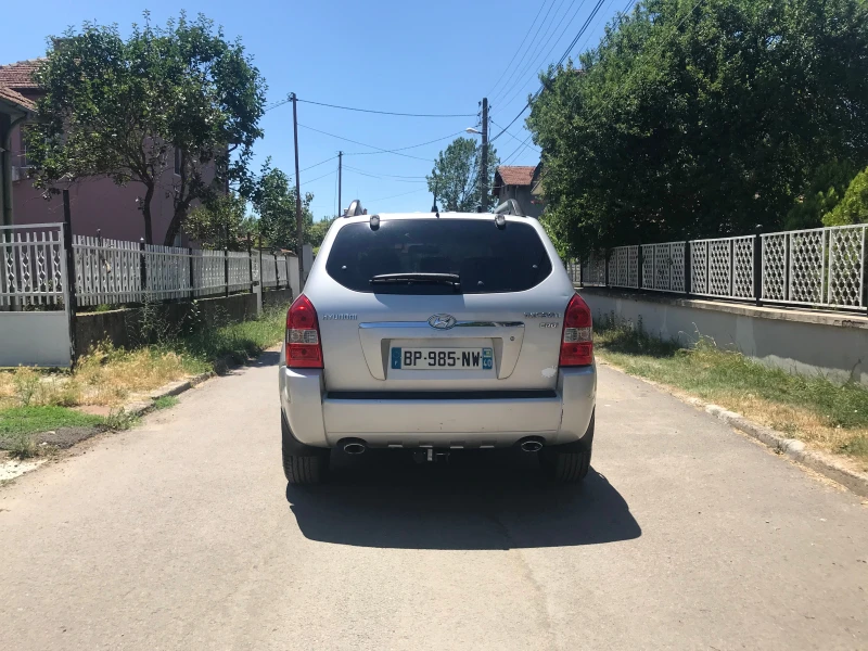 Hyundai Tucson 2.0 ЧИСТО НОВ 4?4, снимка 4 - Автомобили и джипове - 50973588