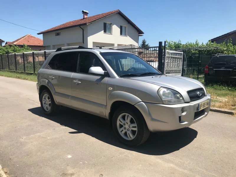 Hyundai Tucson 2.0 ЧИСТО НОВ 4?4, снимка 5 - Автомобили и джипове - 50973588