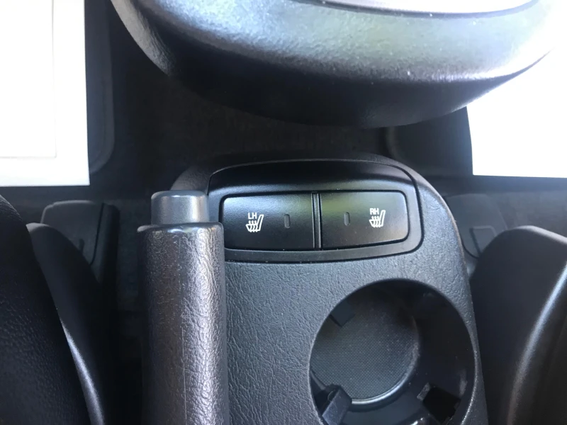 Hyundai Tucson 2.0 ЧИСТО НОВ 4?4, снимка 10 - Автомобили и джипове - 50973588