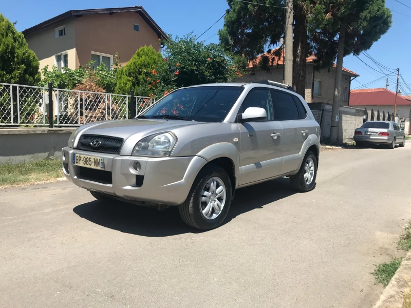 Hyundai Tucson 2.0 ЧИСТО НОВ 4?4, снимка 2 - Автомобили и джипове - 50973588