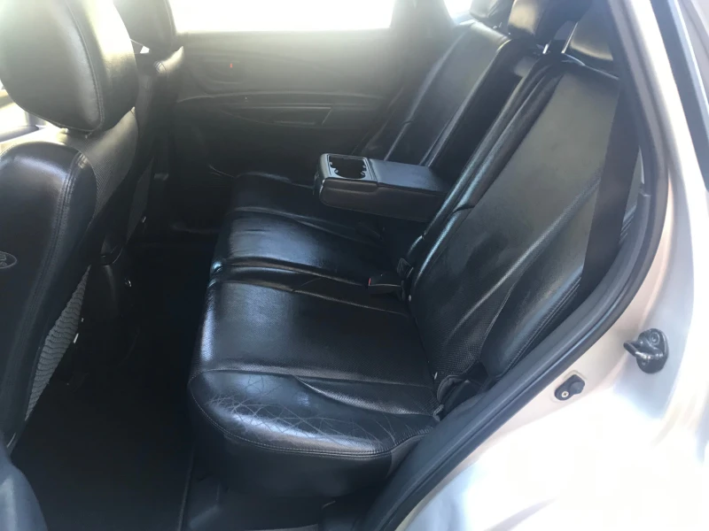 Hyundai Tucson 2.0 ЧИСТО НОВ 4?4, снимка 12 - Автомобили и джипове - 50973588