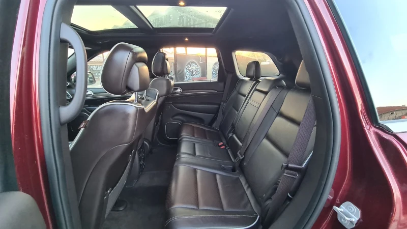 Jeep Grand cherokee Overland 5.7 HEMI* Distronic* Auto Park* Full* , снимка 10 - Автомобили и джипове - 53155100